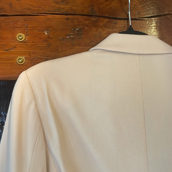 Gorgeous Max Mara, lightweight jacket, absolutely stunning, and classic - Picture 7 of 8